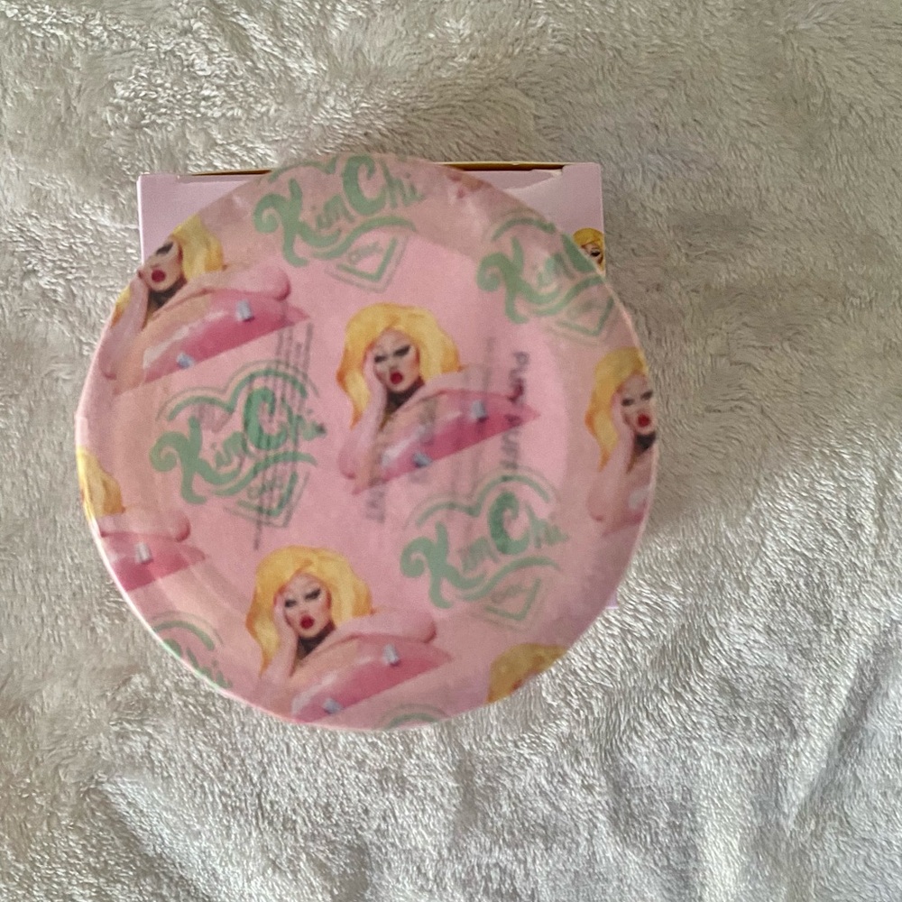 Kim Chi Chic Puff Pass Makeup Set and Bake Powder - New with Box/Sealed - Picture 6 of 6